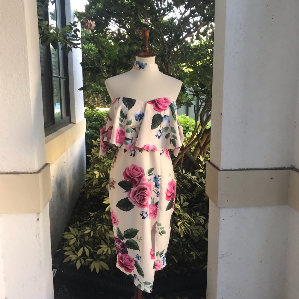 L’Atiste Cold Shoulder Floral dress